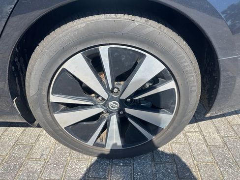 Used 2019 Nissan Altima 2.5 SV FWD image 7