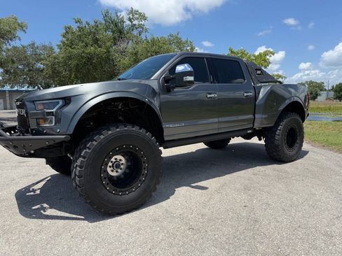 Used 2020 Ford F250 Platinum AWD/4WD image 3