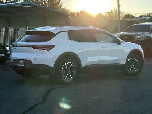 New 2026 Chevrolet Equinox EV LT FWD image 13