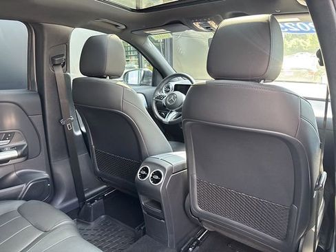 Used 2025 Mercedes-Benz GLA 250 4MATIC image 21