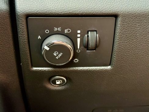 Used 2015 Jeep Grand Cherokee Limited AWD/4WD image 28