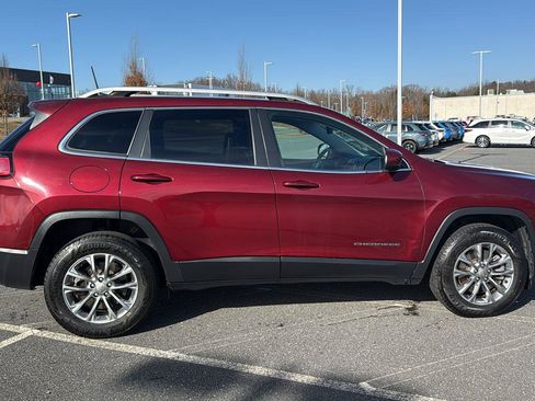 Used 2019 Jeep Cherokee Latitude Plus w/ Comfort/Convenience Group image 4