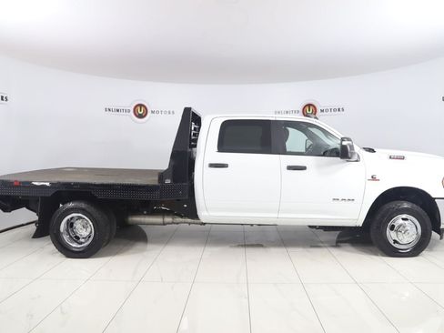 Used 2024 RAM 3500 SLT w/ Quick Order Package 2YG SLT AWD/4WD image 2