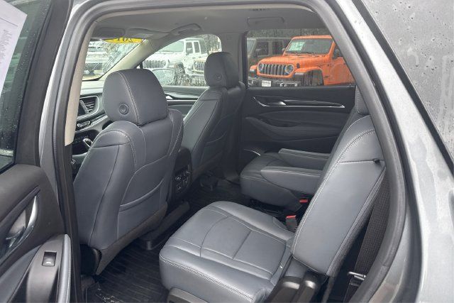 Used 2019 Buick Enclave Premium AWD/4WD image 10