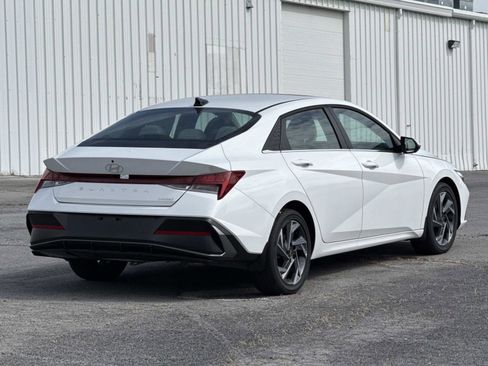 New 2025 Hyundai Elantra Limited image 13