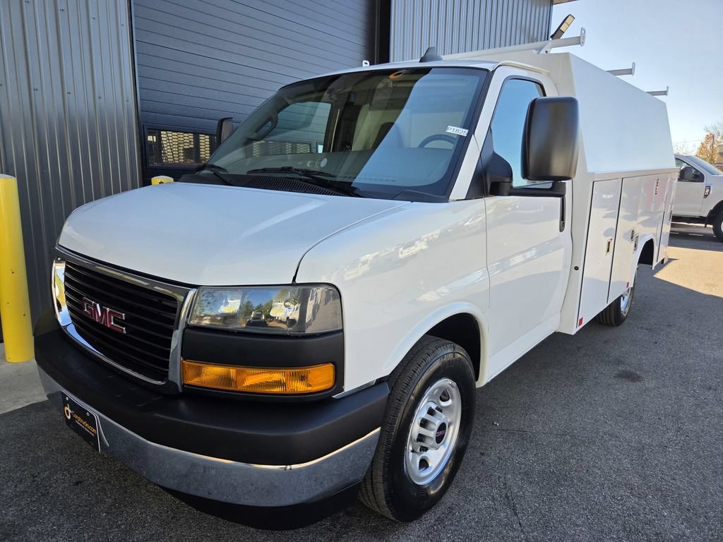 Used 2021 GMC Savana 3500 w/ Power Convenience Package RWD image 2
