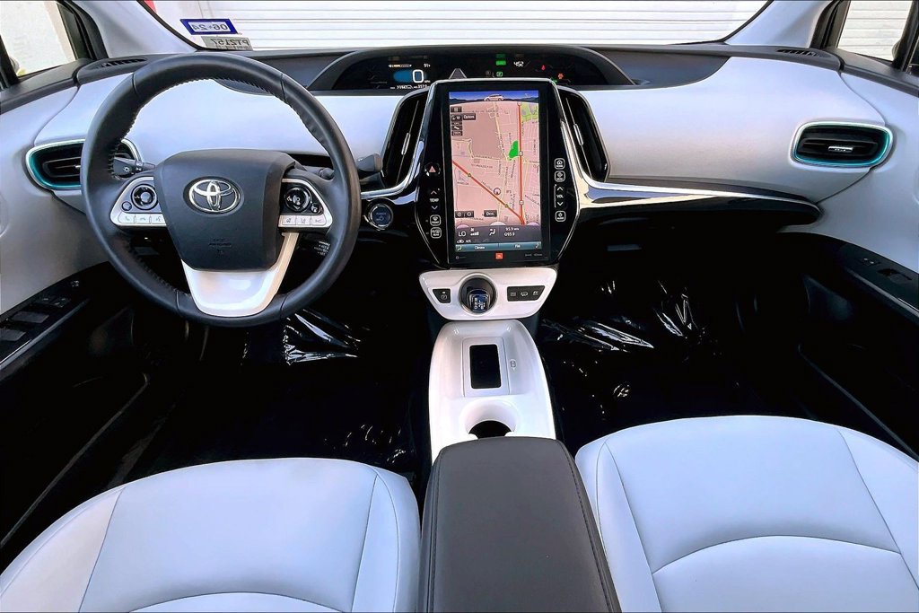 Certified 2019 Toyota Prius Prime Advanced FWD image 7
