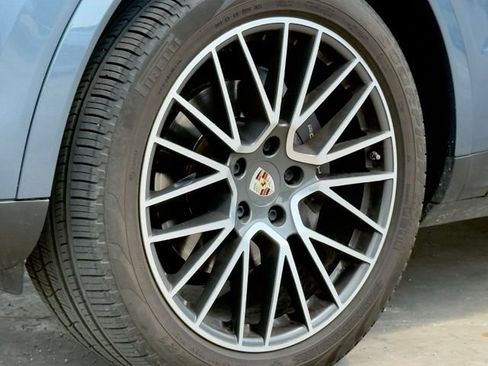 Used 2020 Porsche Cayenne AWD/4WD image 5