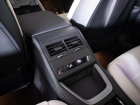Used 2026 Porsche Panamera RWD image 20