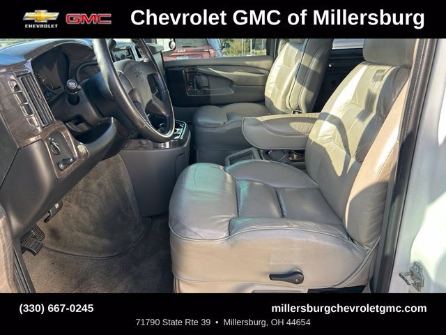 Used 2004 GMC Savana 1500 w/ Preferred Equipment Group RWD image 16