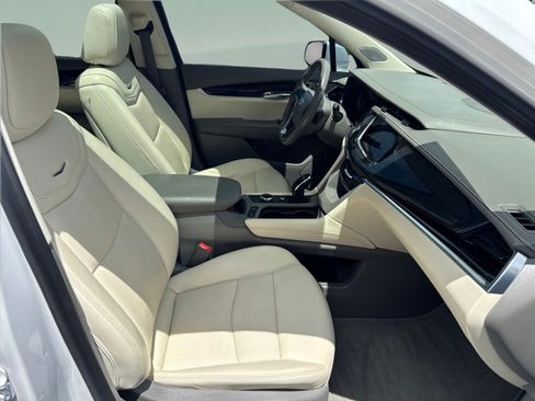 Used 2024 Cadillac XT6 Premium Luxury FWD image 30