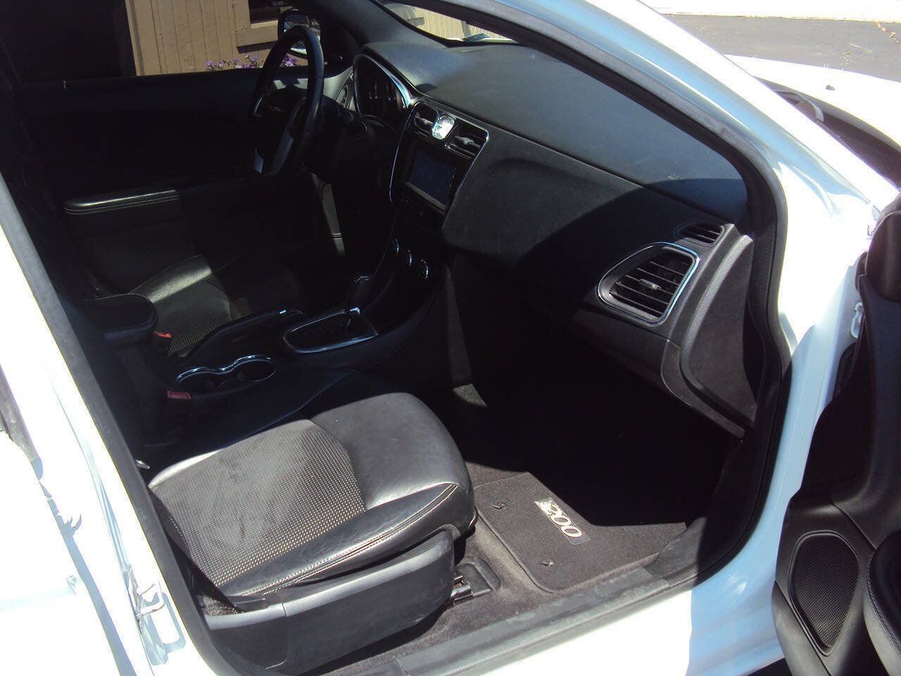 Used 2013 Chrysler 200 Limited w/ Sun/Sound Group FWD image 11