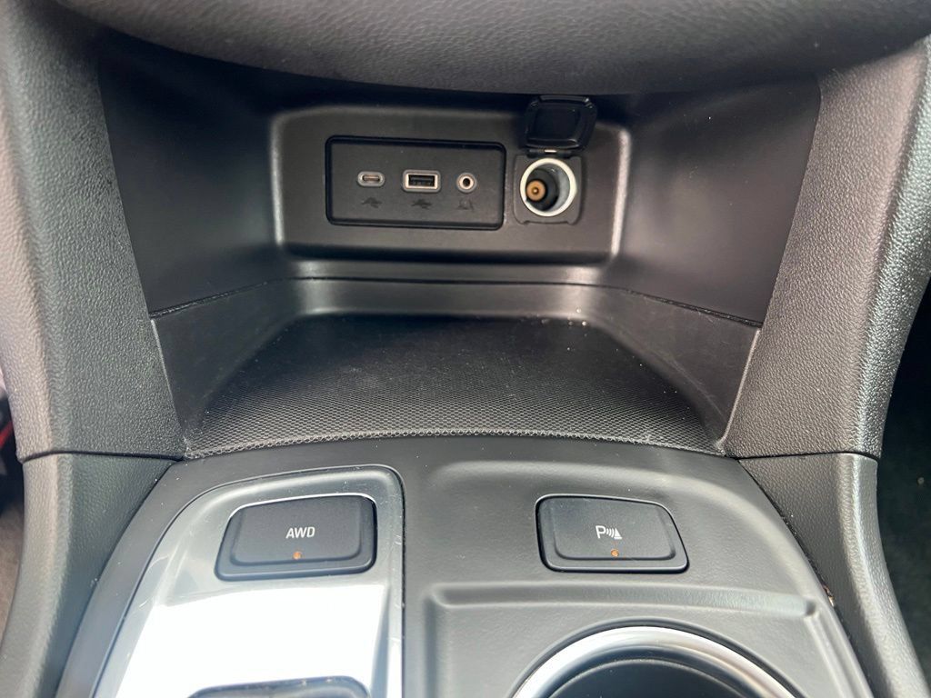 Used 2024 Chevrolet Equinox LT AWD/4WD image 32