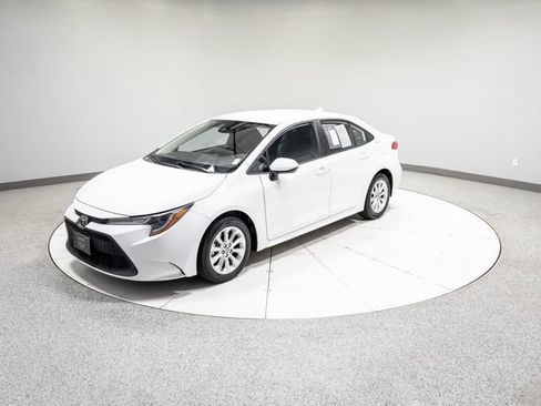 Used 2021 Toyota Corolla LE w/ LE Convenience Package FWD image 29