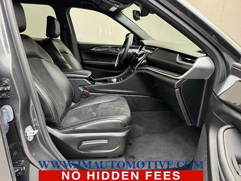 Used 2023 Jeep Grand Cherokee Altitude AWD/4WD image 19
