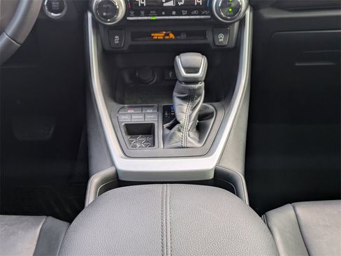 Used 2021 Toyota RAV4 XLE Premium image 22