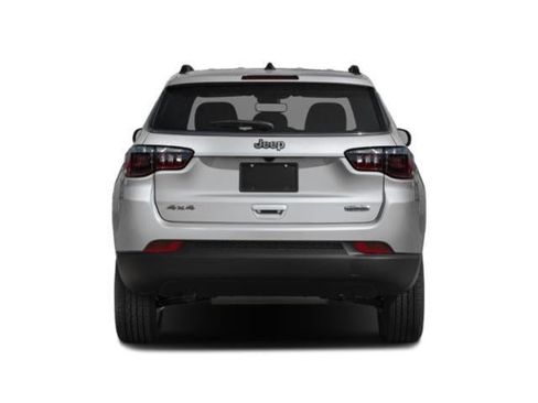 Used 2026 Jeep Compass Latitude AWD/4WD image 5