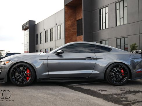 Used 2021 Ford Mustang Shelby GT500 w/ Technology Package image 12