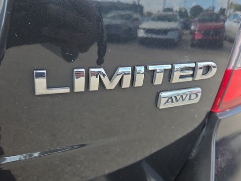 Used 2013 Ford Edge Limited AWD/4WD image 38