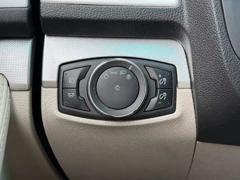 Used 2015 Ford Explorer XLT image 43