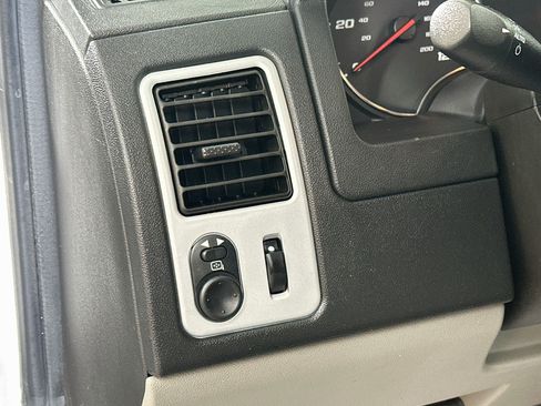 Used 2009 Chevrolet Equinox LT FWD image 10