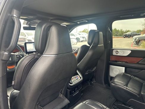 Used 2019 Lincoln Navigator L Reserve image 18