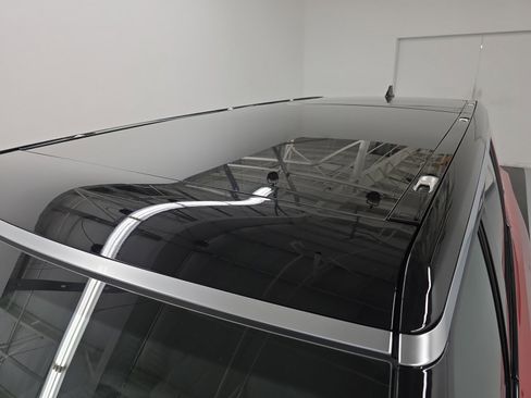 Used 2023 Rivian R1S Launch Edition image 13