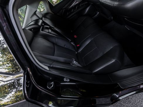 Used 2019 INFINITI Q70 Luxe RWD image 16