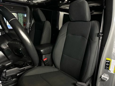 Used 2020 Jeep Wrangler Unlimited Sport S image 13