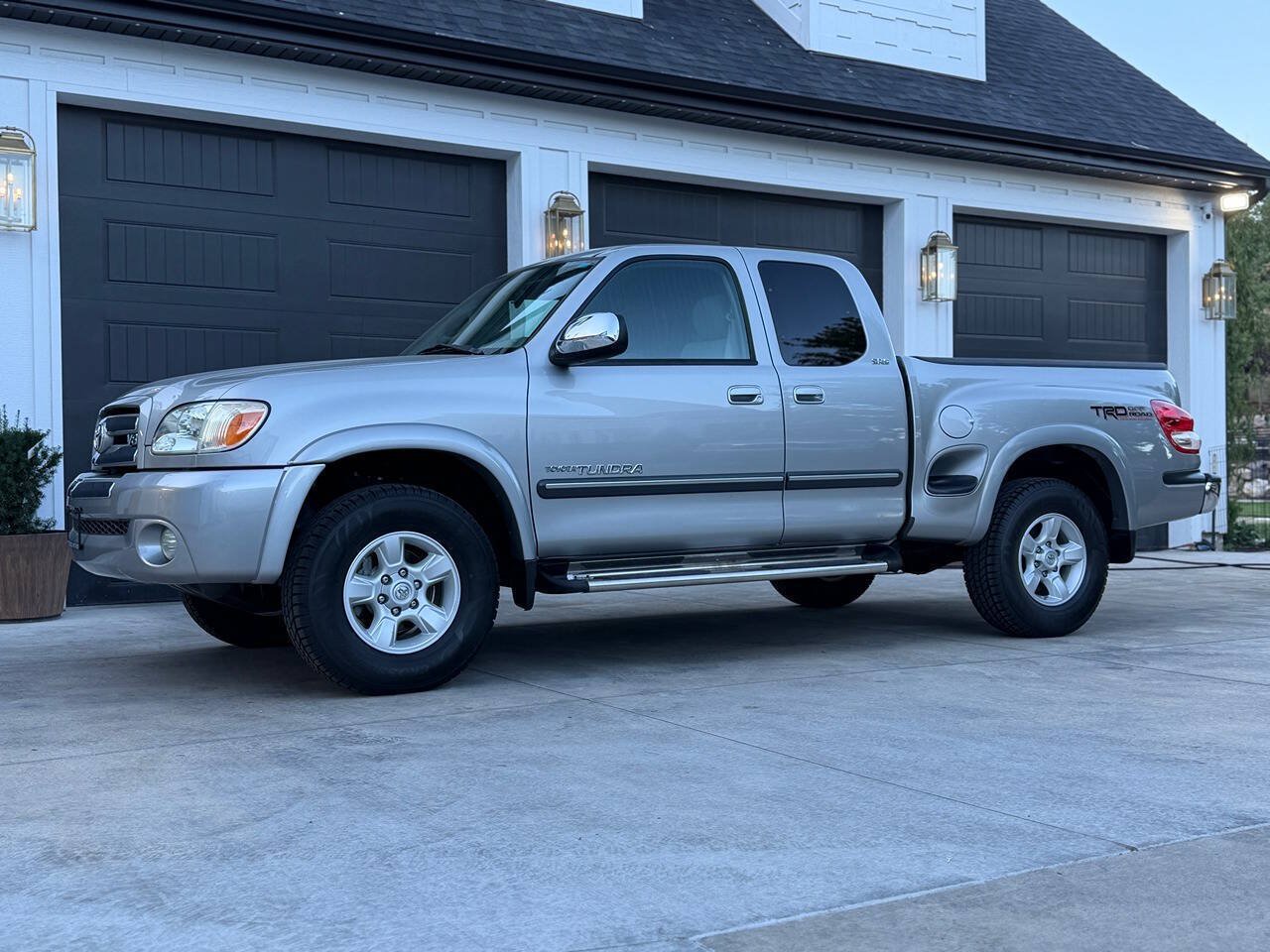 Used 2005 Toyota Tundra SR5 w/ TRD Off-Road Pkg AWD/4WD image 1