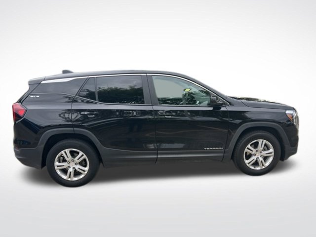 Used 2022 GMC Terrain SLE FWD image 9