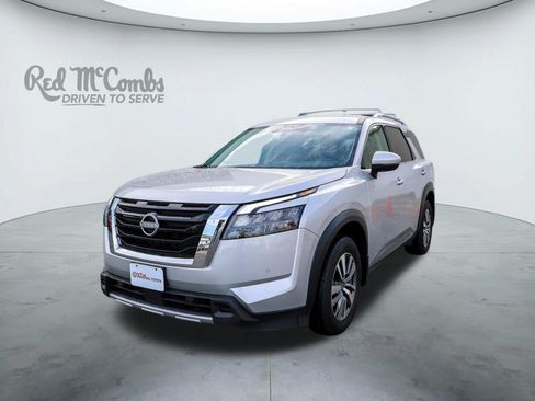 Used 2025 Nissan Pathfinder SL AWD/4WD image 1