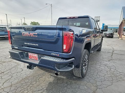 Used 2022 GMC Sierra 2500 AT4 w/ AT4 Preferred Package AWD/4WD image 9