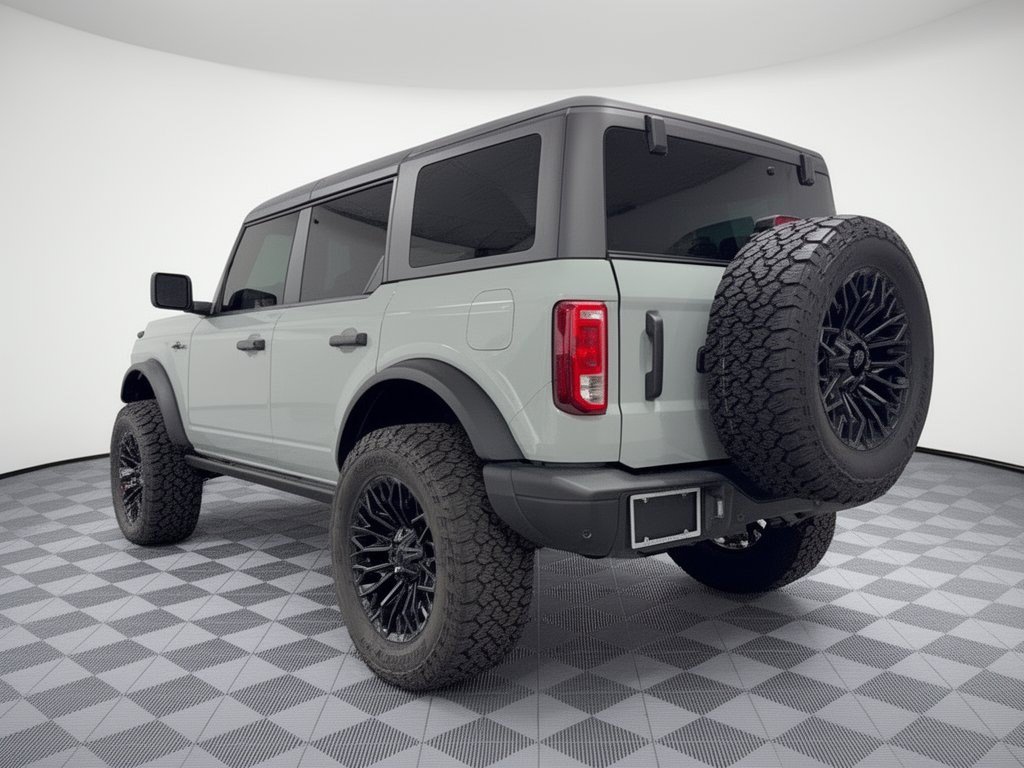 Used 2024 Ford Bronco Black Diamond AWD/4WD image 3