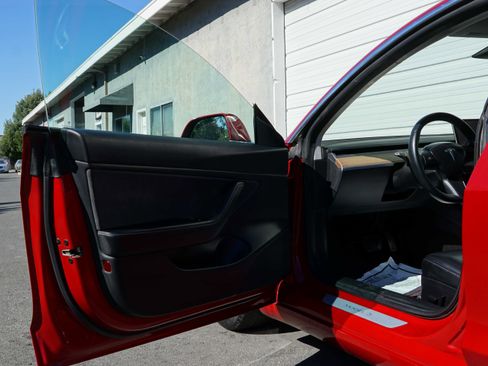 Used 2018 Tesla Model 3 Mid Range RWD image 30