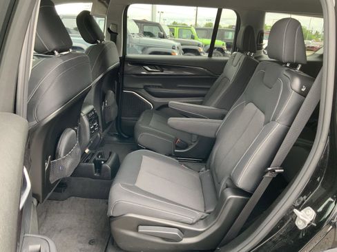 Used 2022 Jeep Grand Cherokee L Laredo w/ Luxury Tech Group I AWD/4WD image 53
