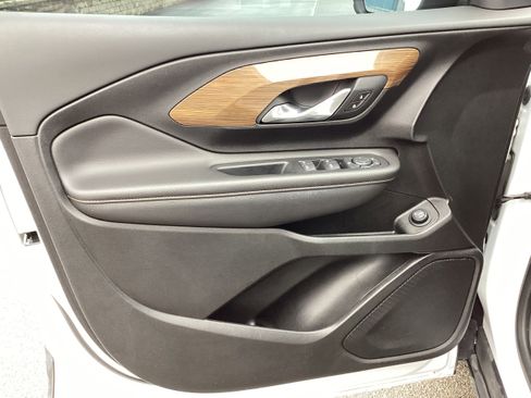 Used 2020 GMC Terrain SLE w/ Driver Convenience Package image 16