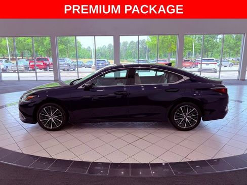 Certified 2022 Lexus ES 350 w/ Premium Package FWD image 4