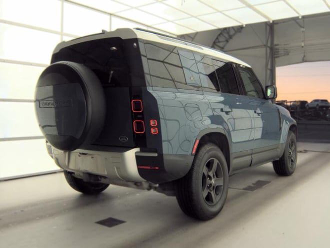Used 2020 Land Rover Defender 110 AWD/4WD image 4