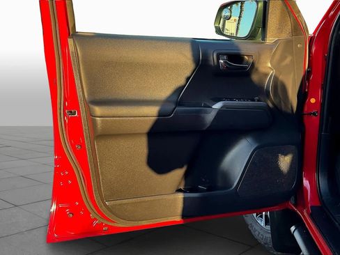 Used 2023 Toyota Tacoma TRD Sport image 19