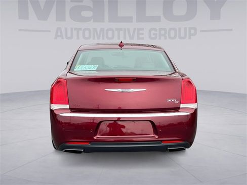Used 2017 Chrysler 300 C w/ Safetytec Plus Group image 4