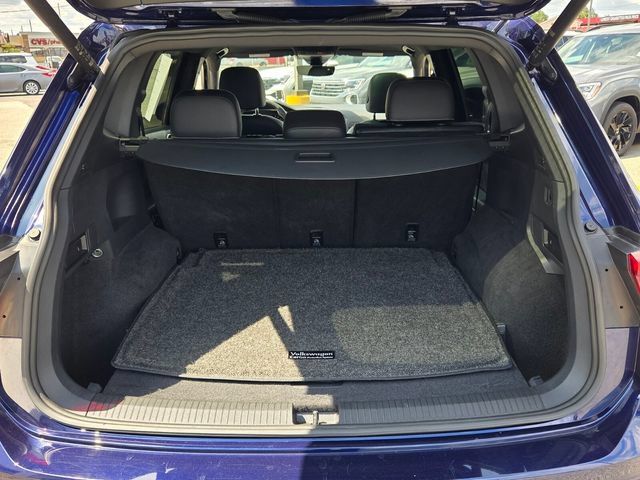 Used 2022 Volkswagen Tiguan SEL R-Line AWD/4WD image 13
