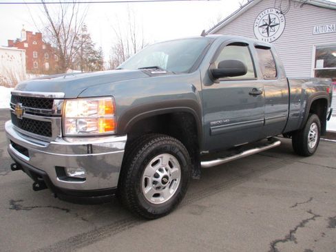 Used 2013 Chevrolet Silverado 2500 LT w/ Interior Plus Package image 2