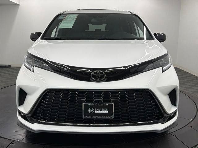 Certified 2026 Toyota Sienna XSE FWD image 6