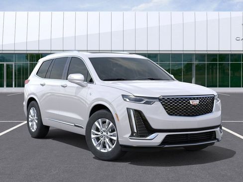 Used 2025 Cadillac XT6 Luxury FWD image 7