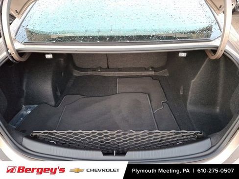 Used 2022 Chevrolet Malibu LS image 31