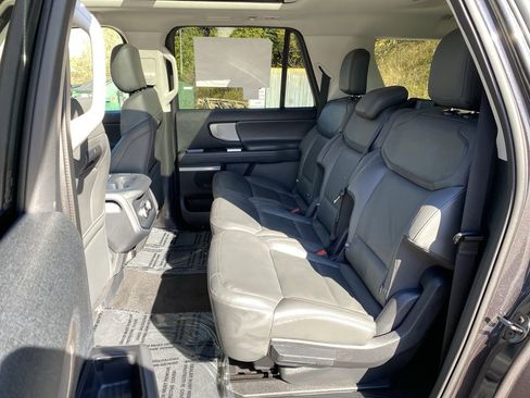 New 2025 Ford Expedition Max Active image 40