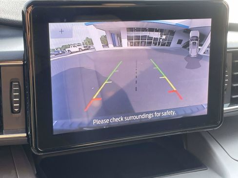 Used 2022 Ford Explorer XLT w/ Equipment Group 202A AWD/4WD image 20