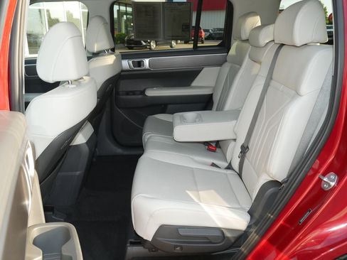 Used 2025 Hyundai Santa Fe SEL AWD/4WD image 32