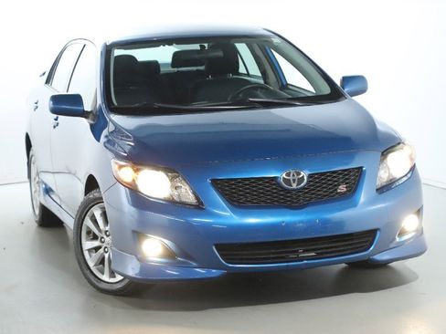 Used 2010 Toyota Corolla S image 1